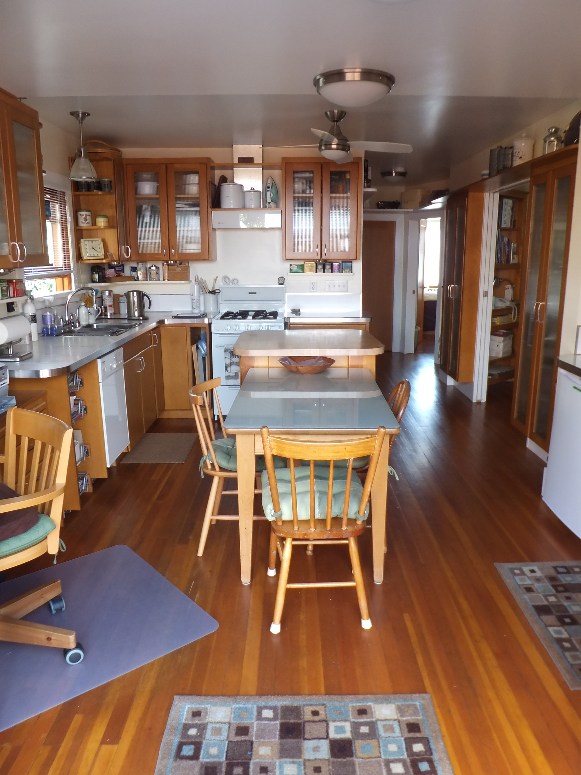 Kitchen_Sue's Guest Cottage